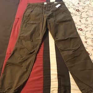 Gap khaki jogger pants. Size 33/32, color green.
